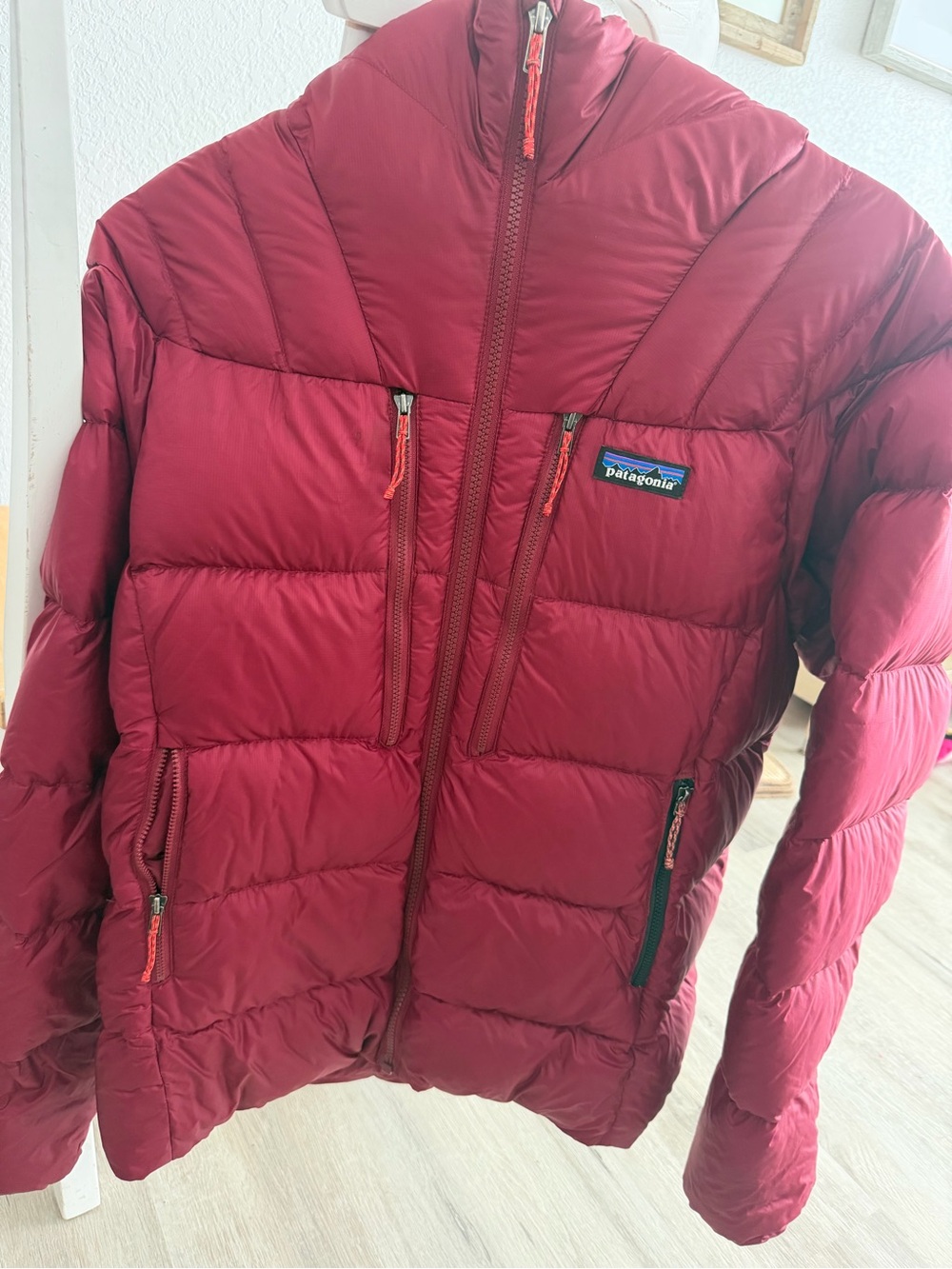 Patagonia Fitz Roy Burgundy Down Hoody Jacket
